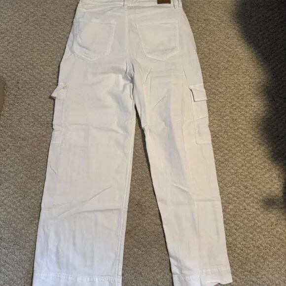 American Eagle Super High-Rise Baggy Wide Leg Jeans - Picture 2 of 7